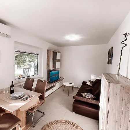 Riad Apartments Zgornje Skofije