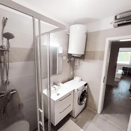 Riad Apartments * Zgornje Skofije