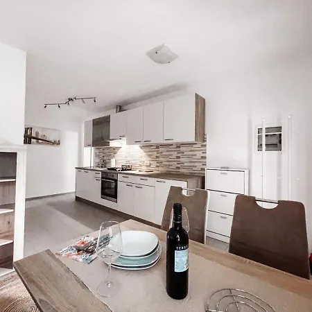 Riad Apartments * Zgornje Skofije